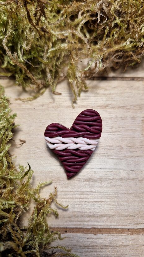 Sirds ar adījuma rakstu