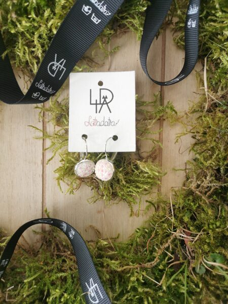 Auskari "Baltie mirdzumiņi" 12mm